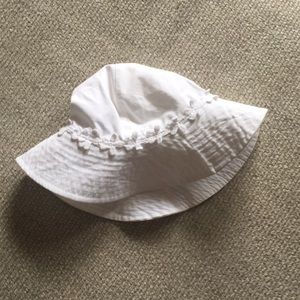 Baby’s sun hat